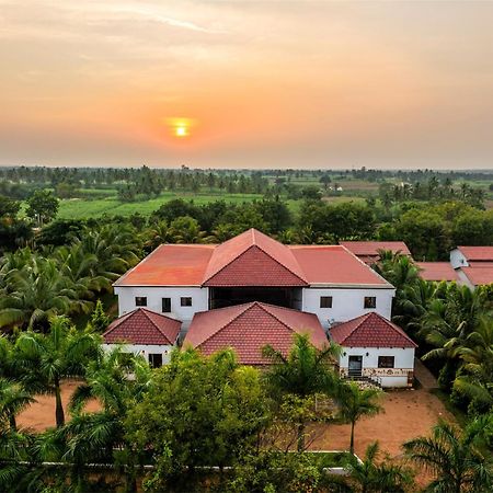 Hotel Sterling Banashree Badami Exterior foto
