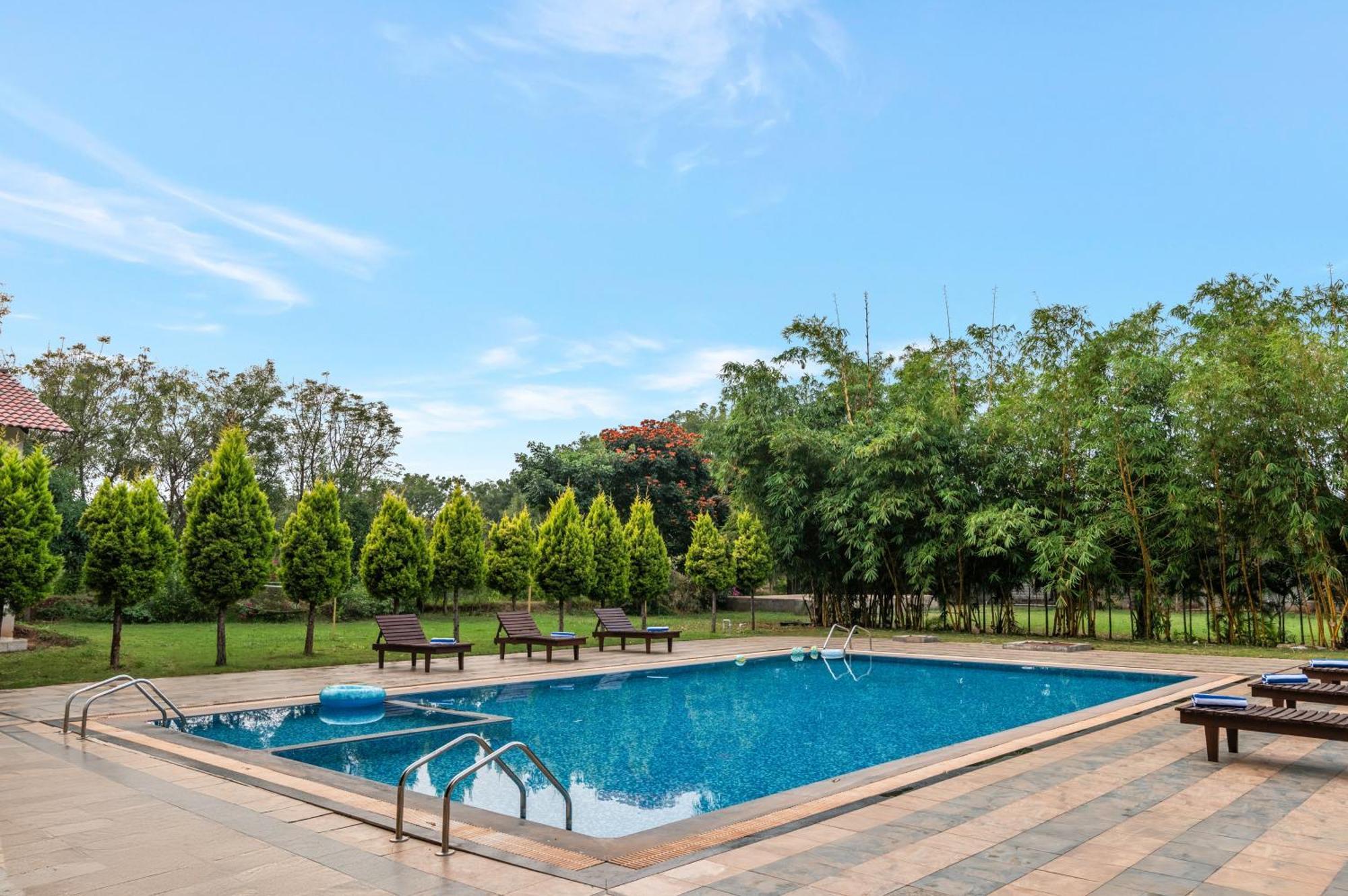 Hotel Sterling Banashree Badami Exterior foto